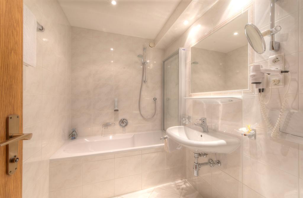 סן אנטון Hotel Garni Almjur מראה חיצוני תמונה